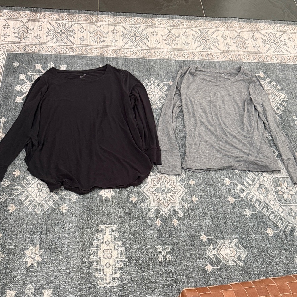 GAP Long Sleeve Tops - Black and Gray